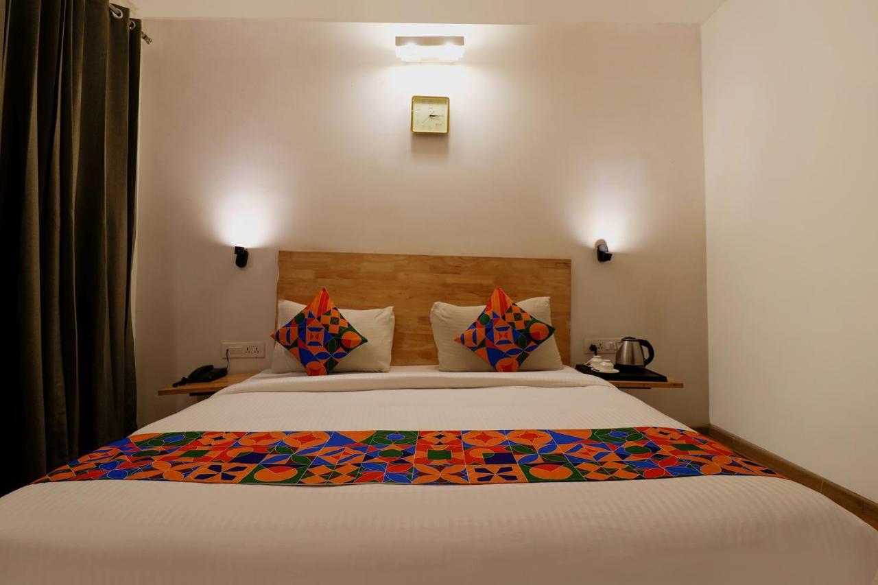 Fabhotel The Glory Gurgaon Exterior foto